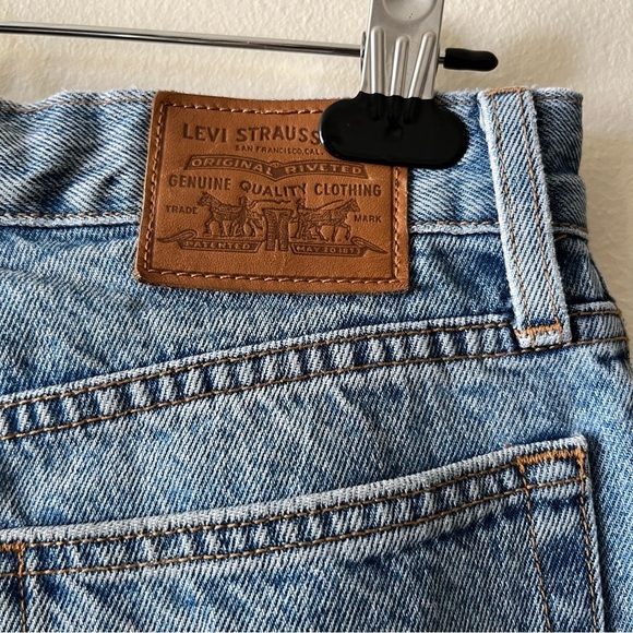 Levi's Premium Wedgie Jeans Medium Wash Fray Hem Button Fly High Waist 26 - Picture 9 of 15